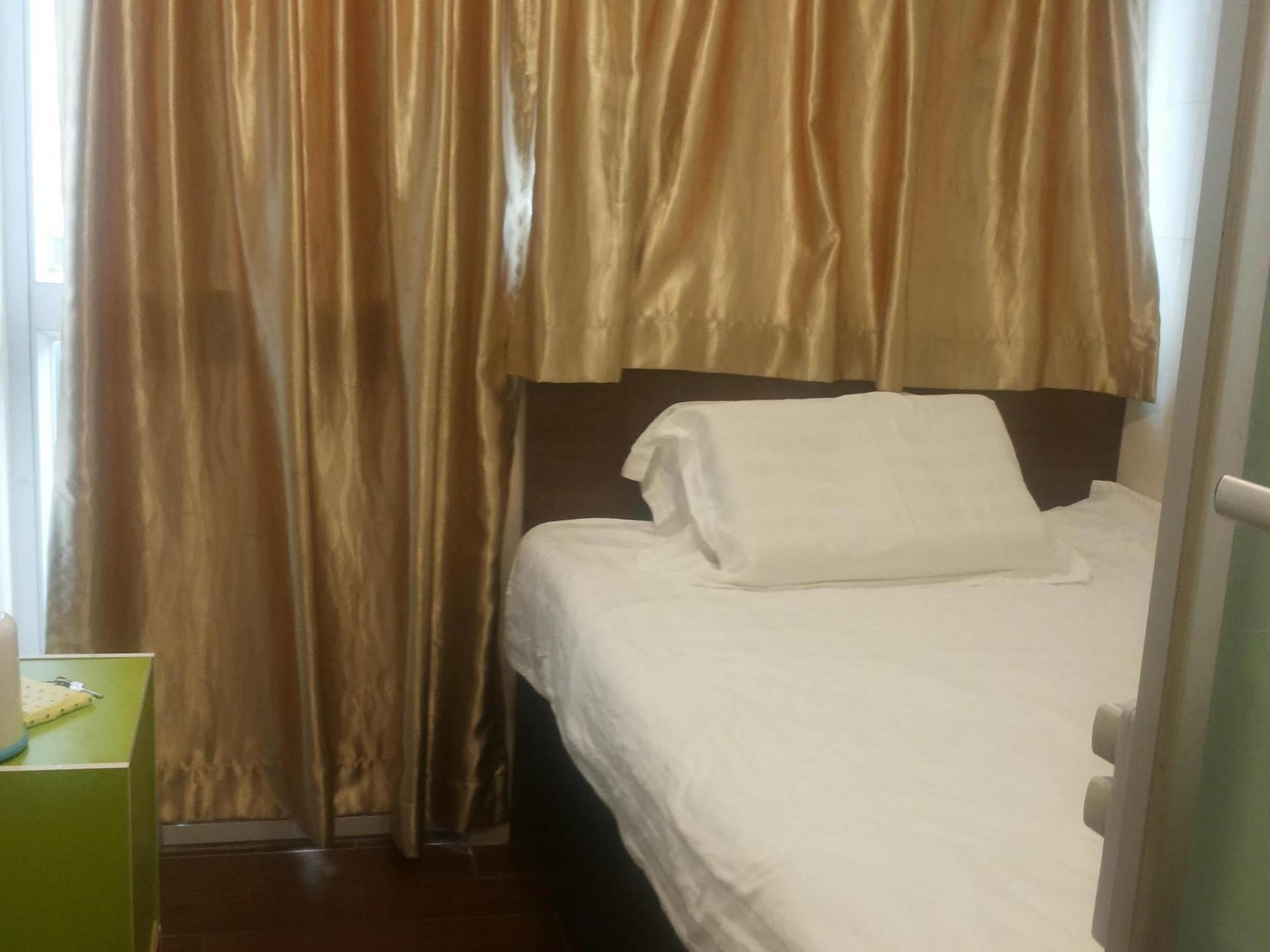 Lam Shan Hostel Хонконг Екстериор снимка